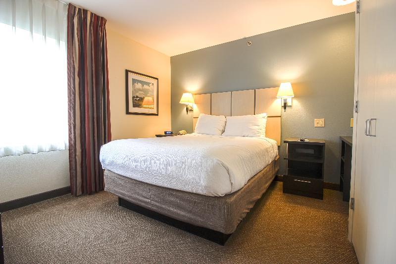 Sonesta Simply Suites St Louis Earth City Exterior photo