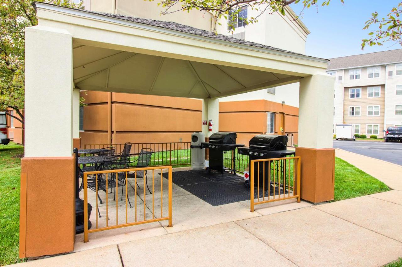 Sonesta Simply Suites St Louis Earth City Exterior photo