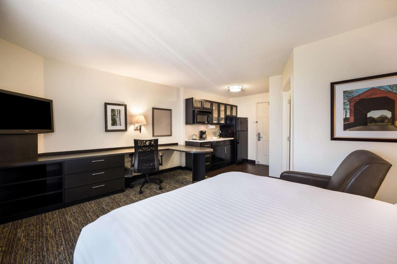 Sonesta Simply Suites St Louis Earth City Exterior photo