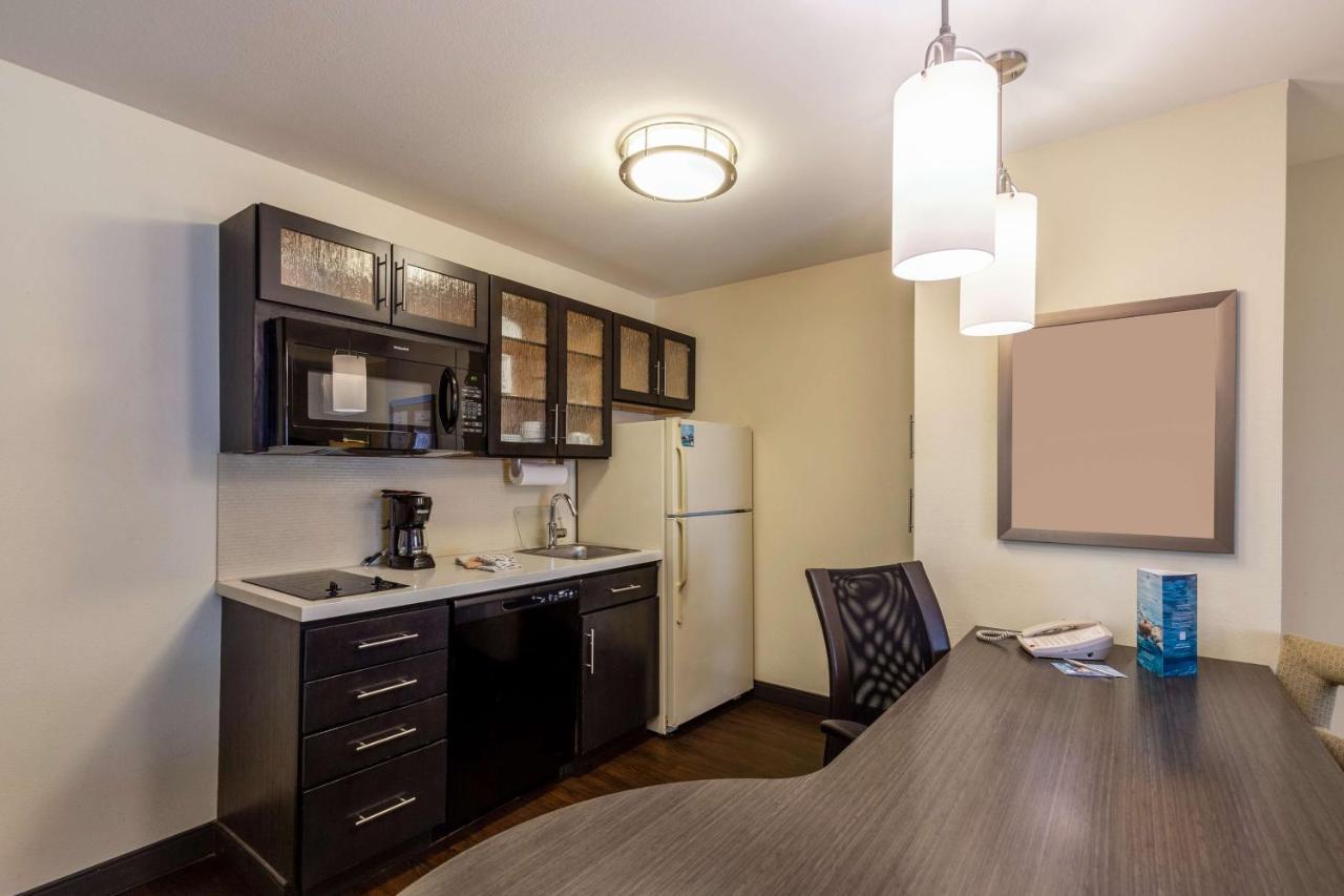 Sonesta Simply Suites St Louis Earth City Exterior photo