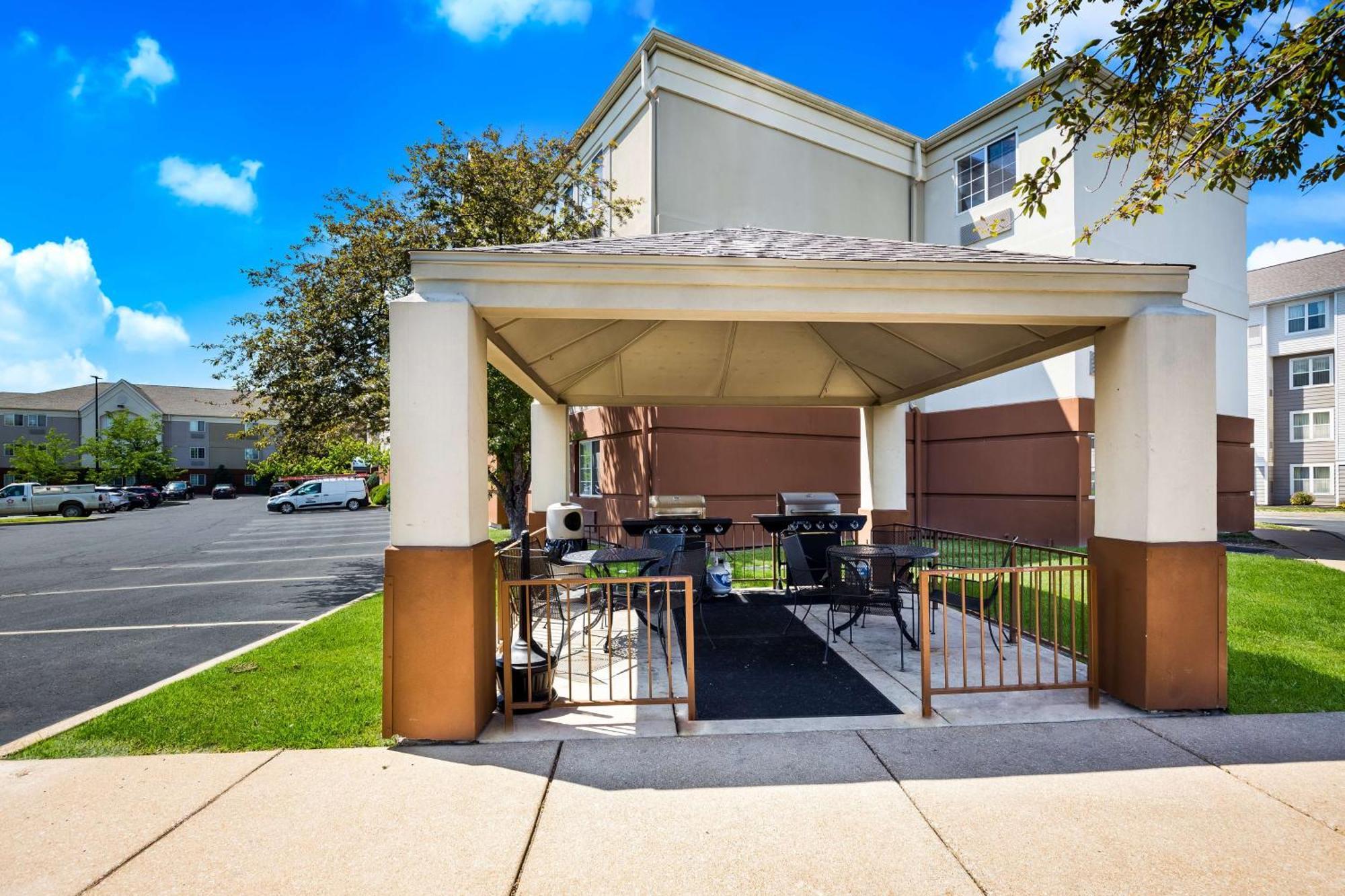 Sonesta Simply Suites St Louis Earth City Exterior photo