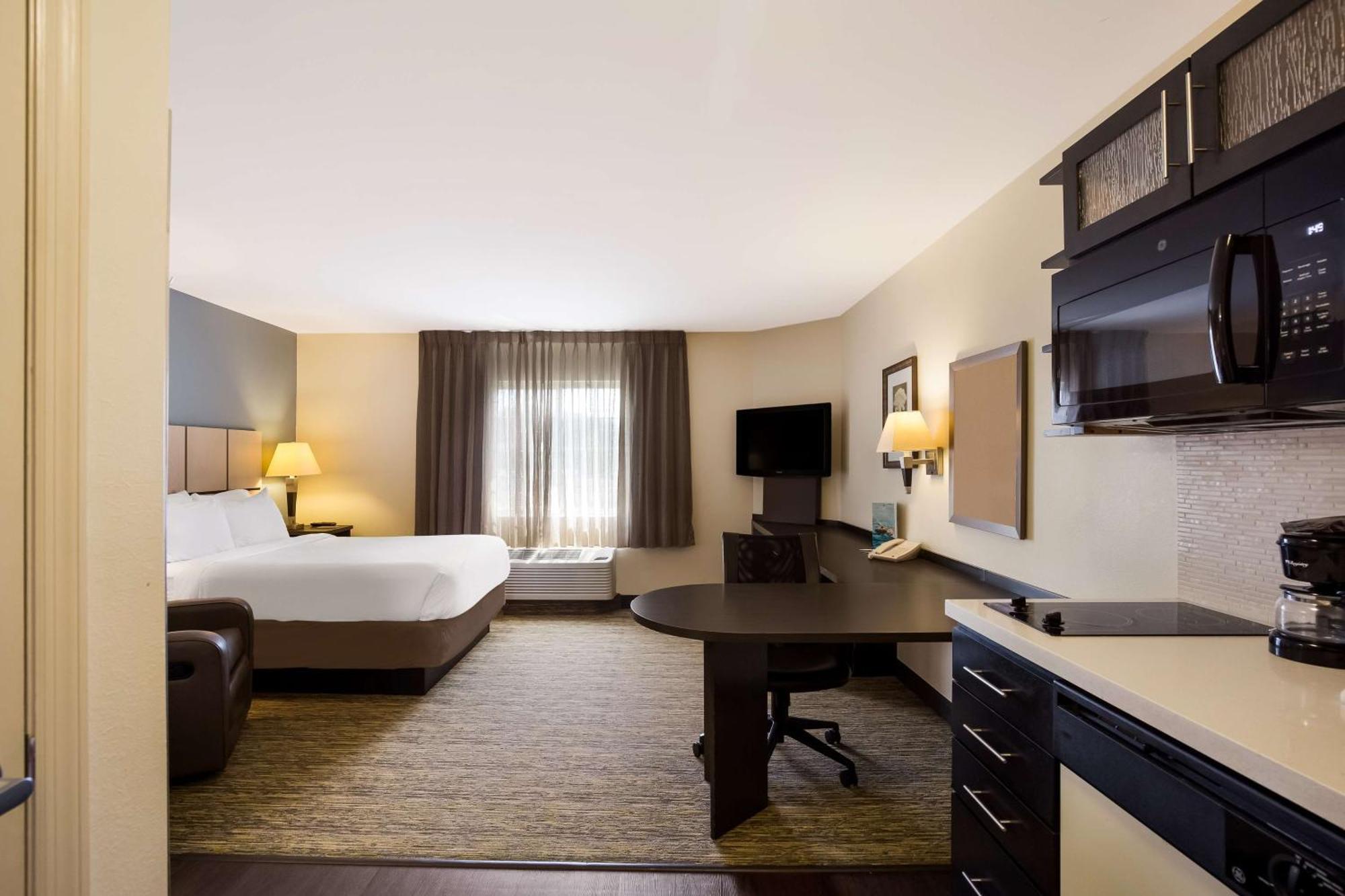Sonesta Simply Suites St Louis Earth City Exterior photo