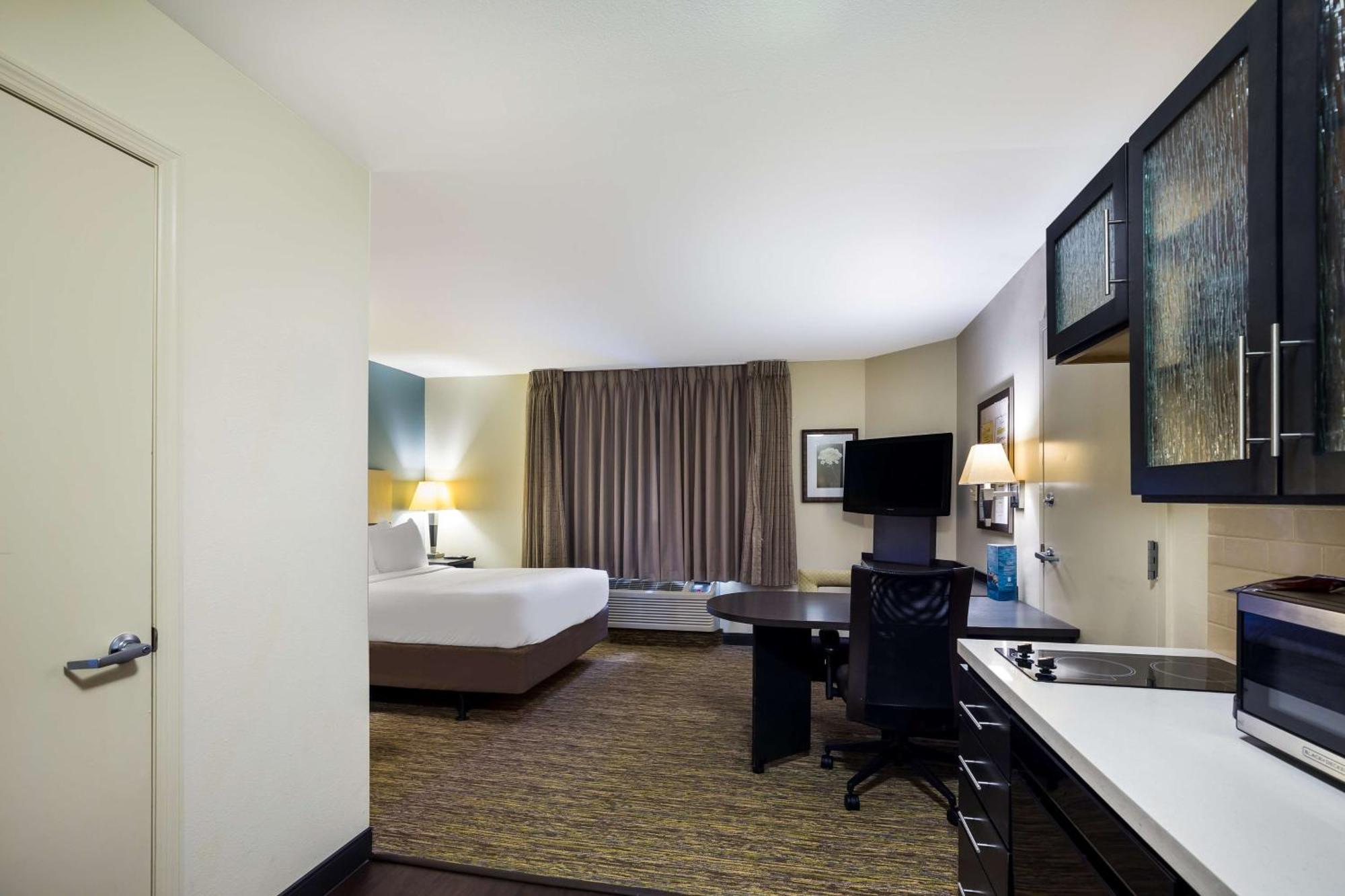 Sonesta Simply Suites St Louis Earth City Exterior photo