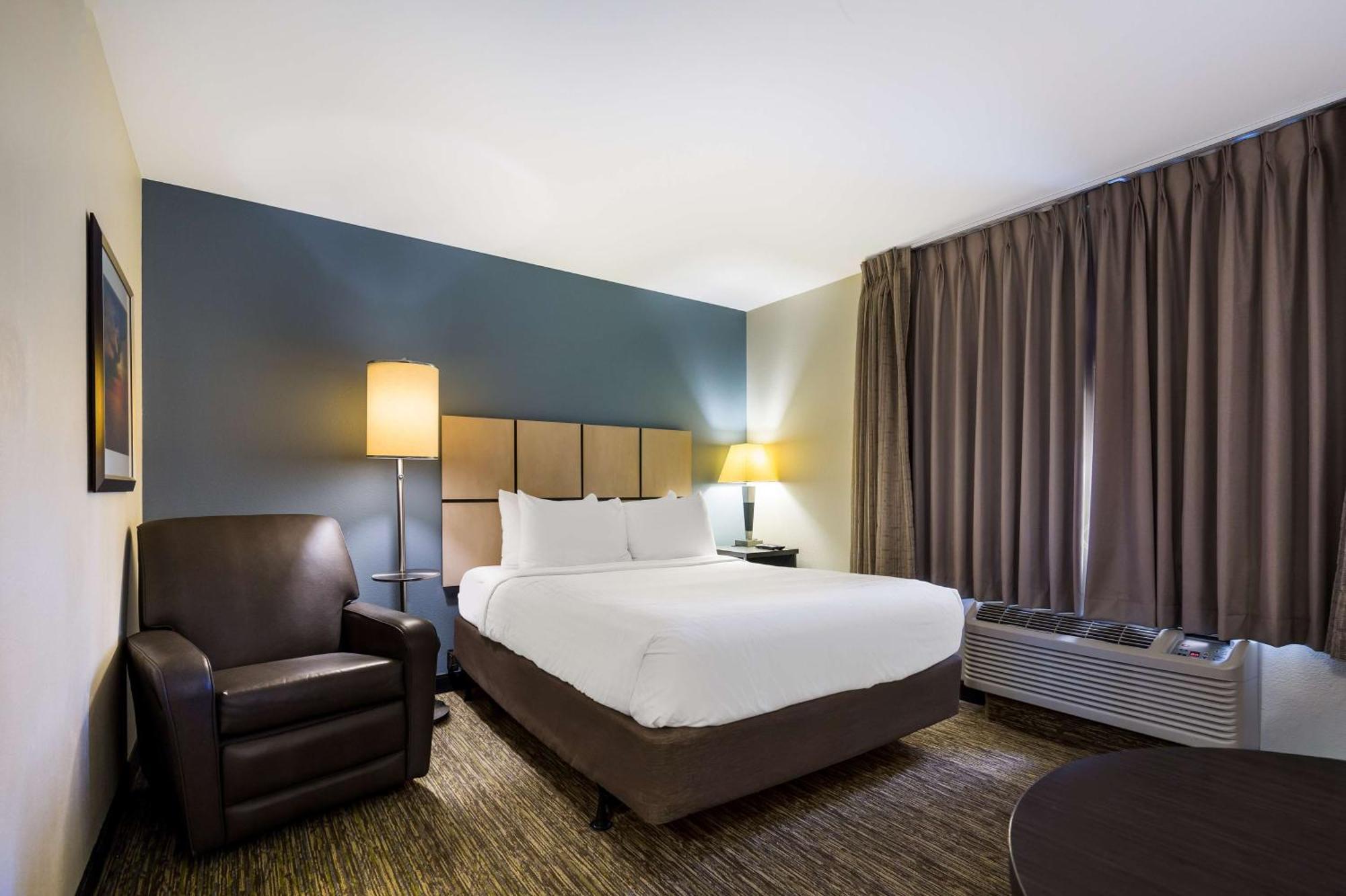 Sonesta Simply Suites St Louis Earth City Exterior photo