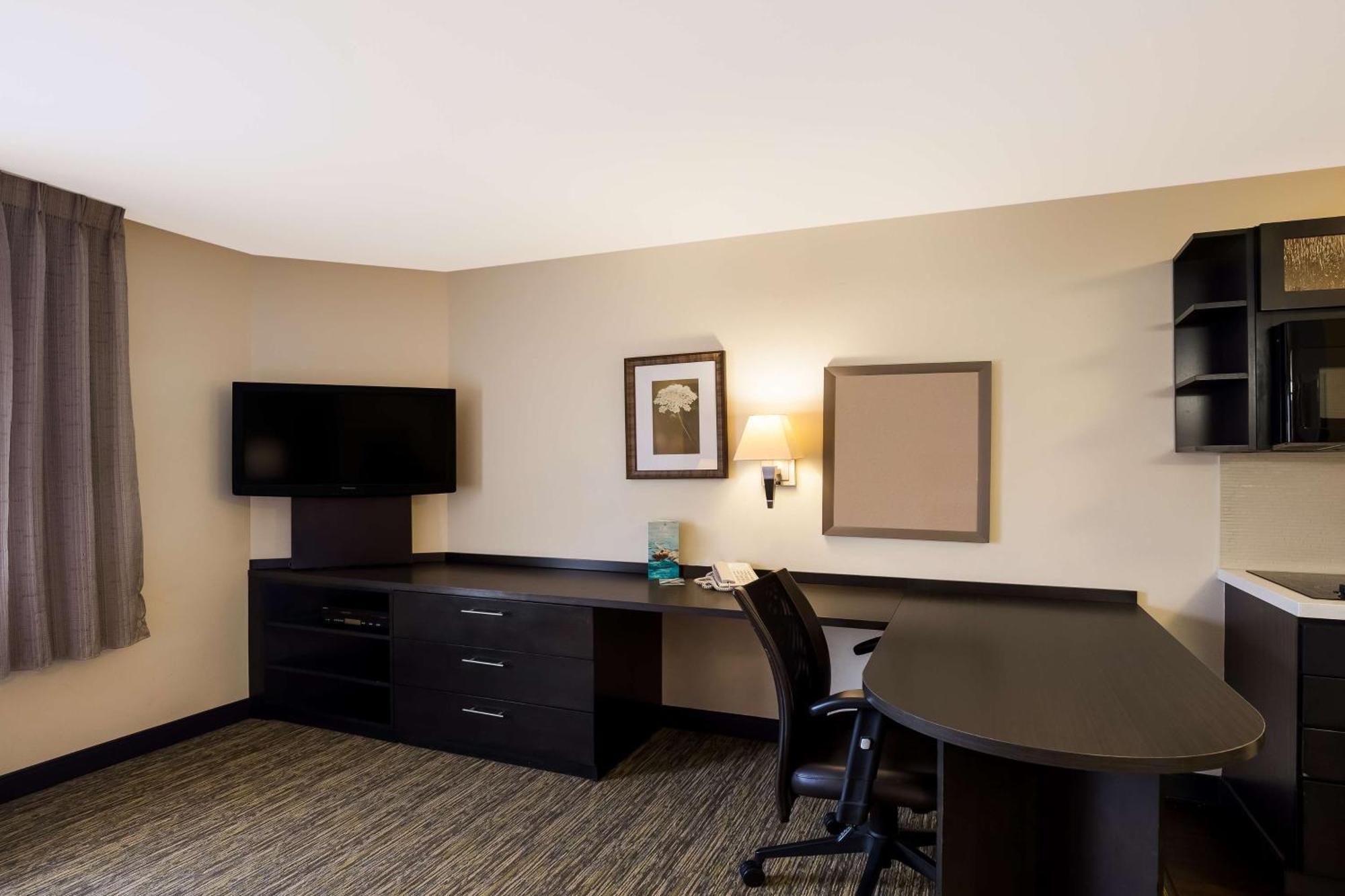 Sonesta Simply Suites St Louis Earth City Exterior photo