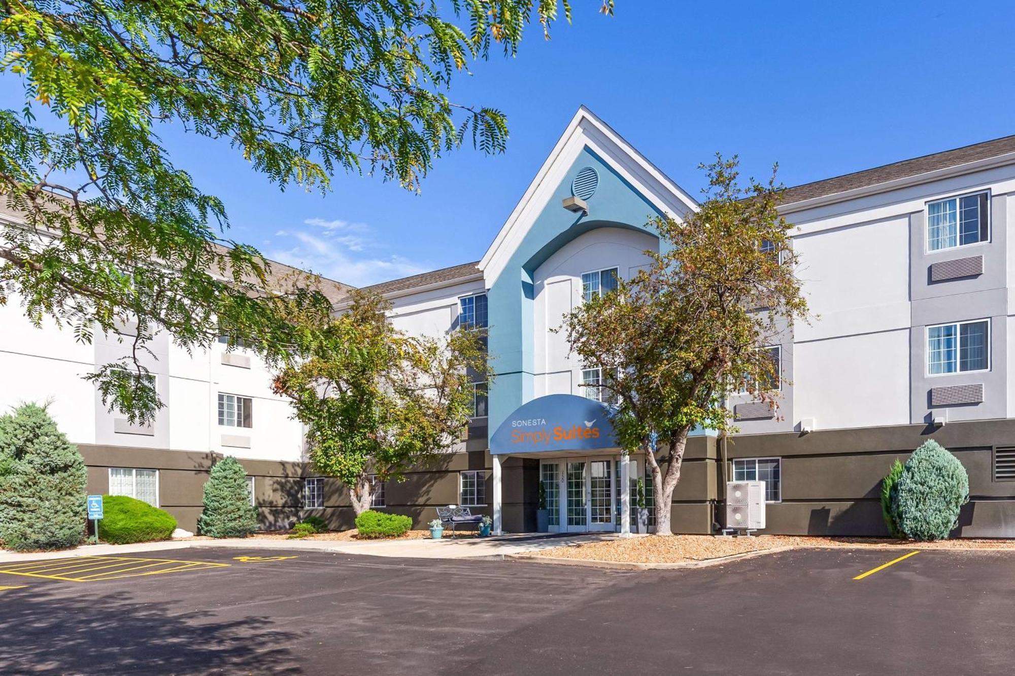 Sonesta Simply Suites St Louis Earth City Exterior photo