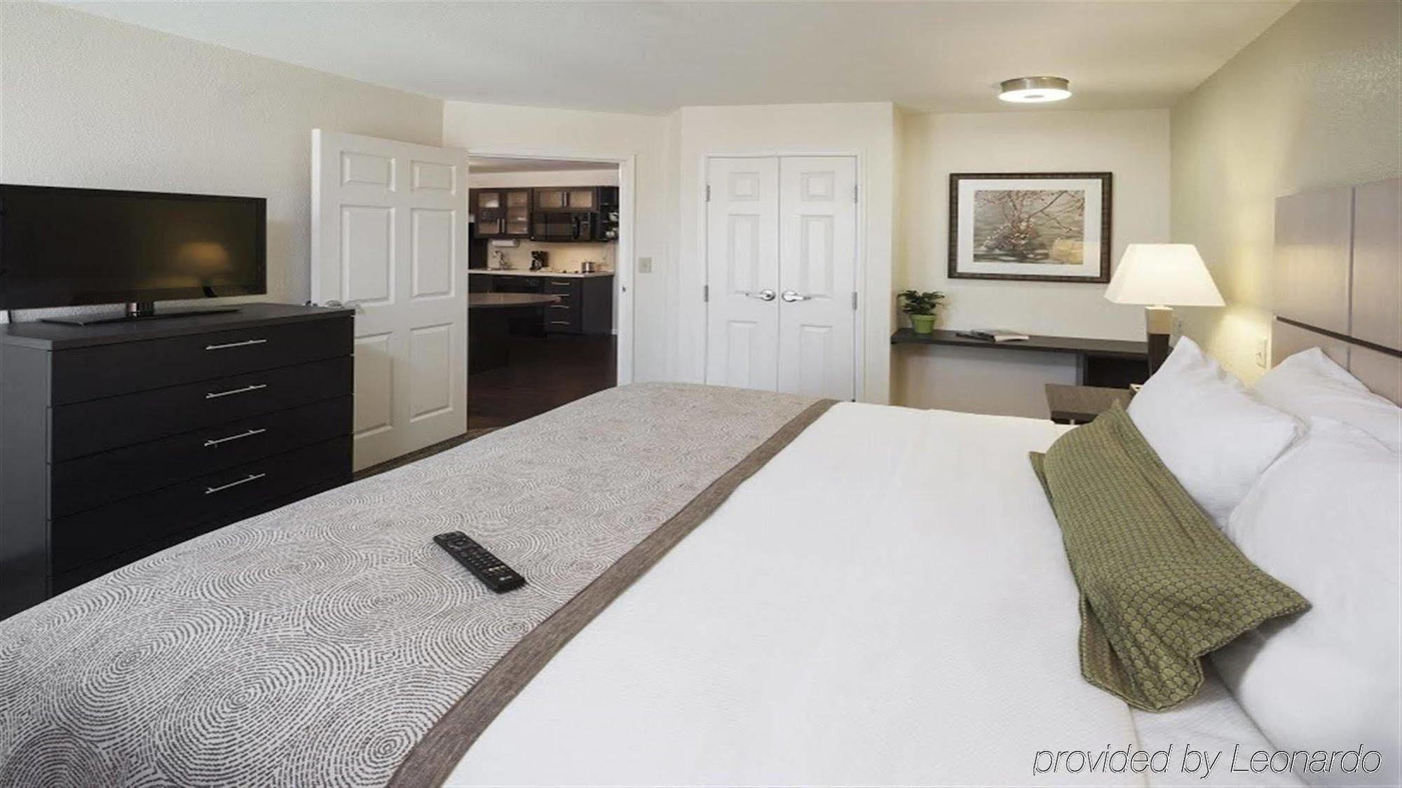 Sonesta Simply Suites St Louis Earth City Exterior photo